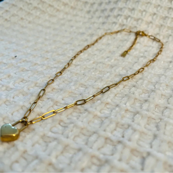 Gold Heart Pendant Small Paperchain Necklacee - Picture 3 of 4